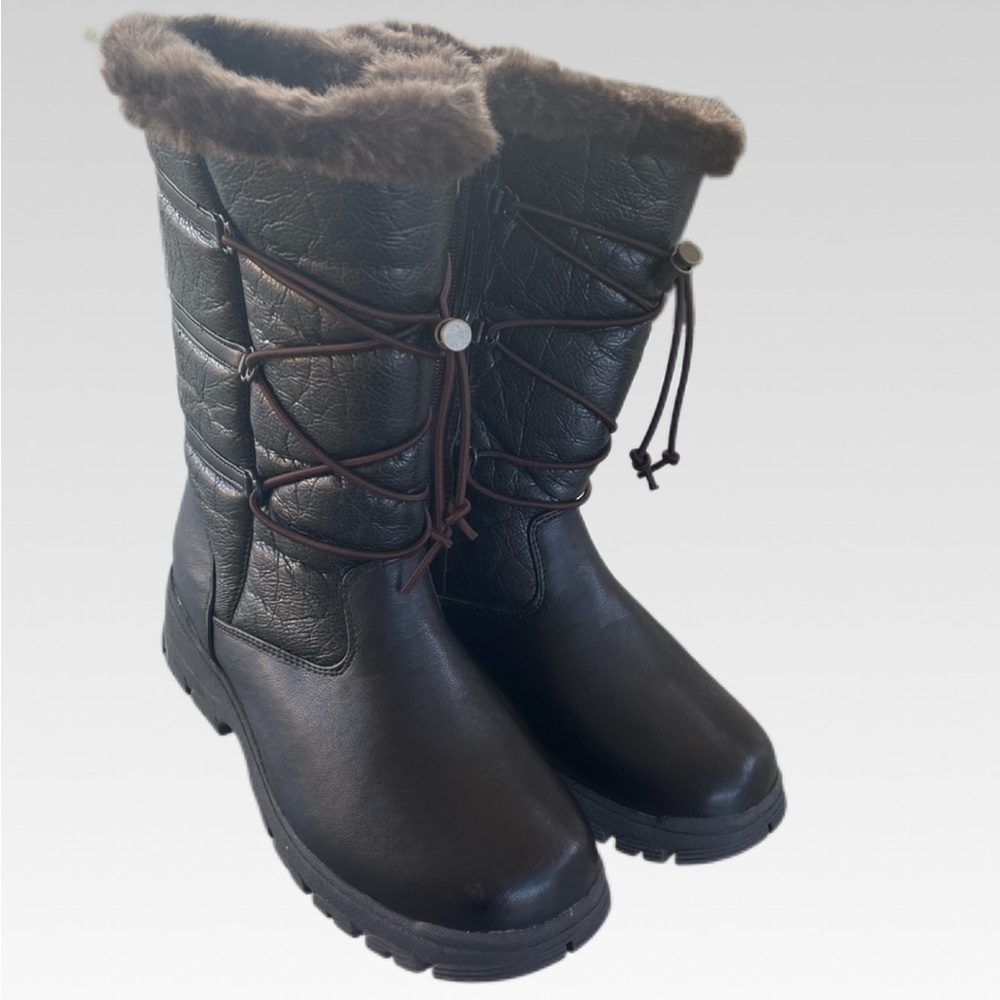 KHOMBU Women's dark  Brown Winter Boots size 7 BRAND NEW.